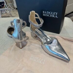 BADGLEY MISCHKA size 7 Silver Lilibeth Kitten Heel Ankle Strap Pump NEW! $235!